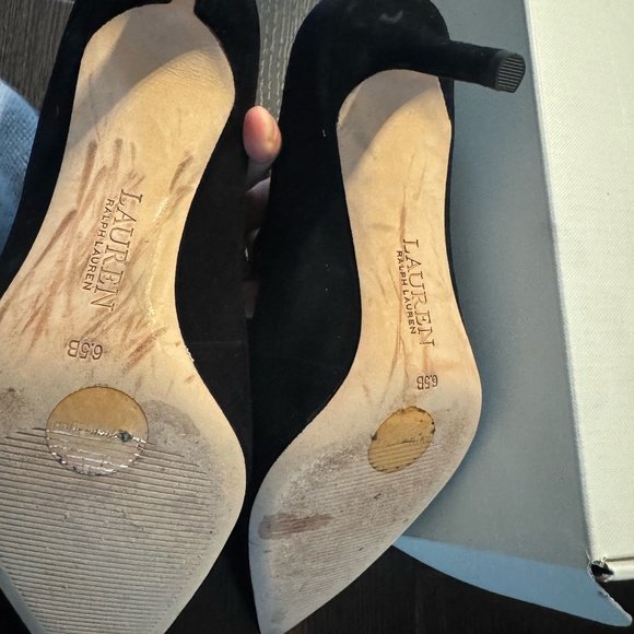 Excellent condition of Ralph Lauren black suede heels-size 6.5 - Picture 5 of 5